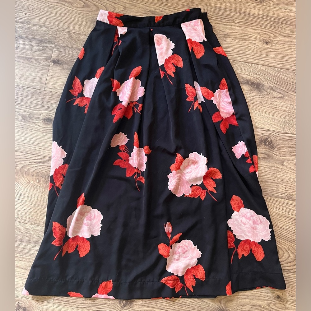 Who What Wear Black and Red Floral Midi Skirt